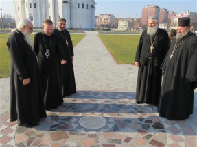 2016-12-81-044v 2016-12-81-044v