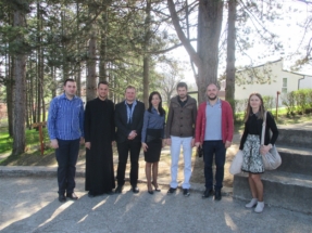 2017-03-31-06v 2017-03-31-06v