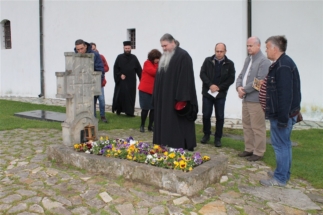 2017-04-20-051v 2017-04-20-051v