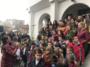 290CF7E3-7675-419F-AC96-2782C95AAD7F