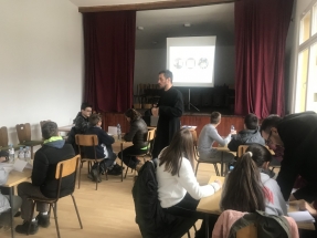 D5B9DC65-6FE6-4DF4-9EF7-55B8185DF248