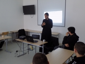 IMG-c9a5c49a6c9cc037a2db511ef0493cb1-V IMG-c9a5c49a6c9cc037a2db511ef0493cb1-V