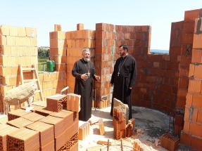 IMG-137d7512b587a5b978f77dbcf61cbef9-V