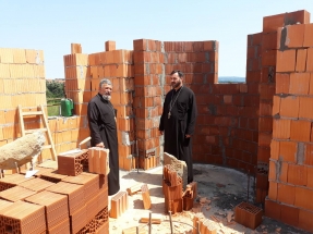 IMG-1c453ff5212f0dc68818ad2793518722-V