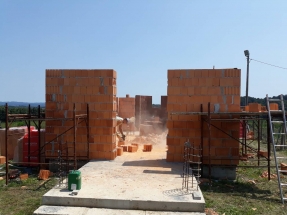 IMG-aa27823a83b7a0e7bc59d32228e8b6be-V