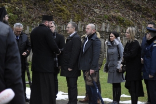 IMG-206480fa2c72047e8e8802bc463ba8c9-V