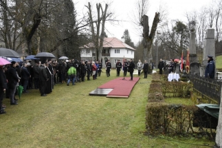 IMG-2abe5e8fd0371536d58e1bc94e79060b-V