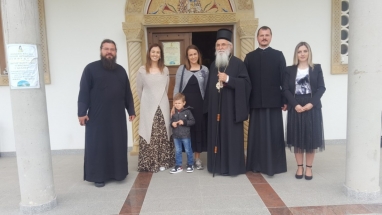 img-b65eca4b83f10ecdff5ed22b7c0cdb4c-v_47102662404_o