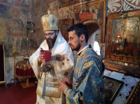 IMG-889bd2e7678aed0b1ff76c703d0fda7f-V