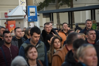 IMG-4fa00363666094475610a4781b8a8041-V IMG-4fa00363666094475610a4781b8a8041-V