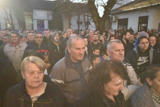 IMG-c9701138e387757f4a1cba3e415e95e3-V IMG-c9701138e387757f4a1cba3e415e95e3-V