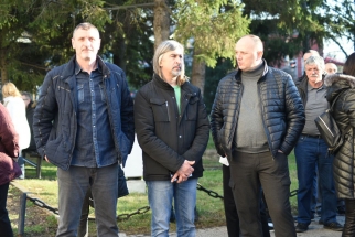 IMG-ce85934c12b2b18c922a3d6bd5ebf9f6-V IMG-ce85934c12b2b18c922a3d6bd5ebf9f6-V