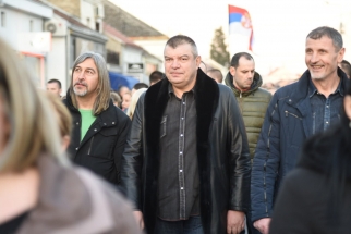 IMG-e5c6f81ab50302e885426ab89820712b-V IMG-e5c6f81ab50302e885426ab89820712b-V